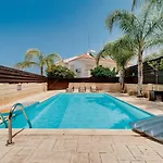 Felicity 2-br With Private Pool Near Kapparis Rated 10 Out Of 10 * Paralimni