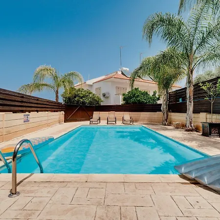 Felicity 2-br With Private Pool Near Kapparis Rated 10 Out Of 10 * Paralimni