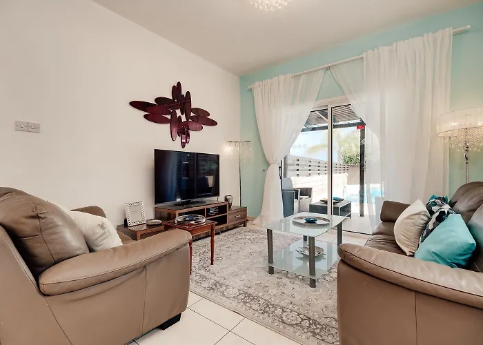 Felicity 2-Br Villa With Private Pool Near Kapparis Beach Rated 10 Out Of 10 빌라 파라림니