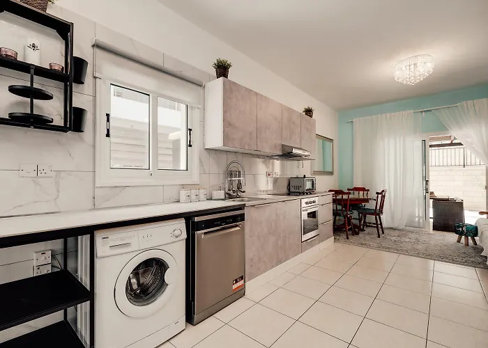 Felicity 2-Br Villa With Private Pool Near Kapparis Beach Rated 10 Out Of 10 빌라 파라림니