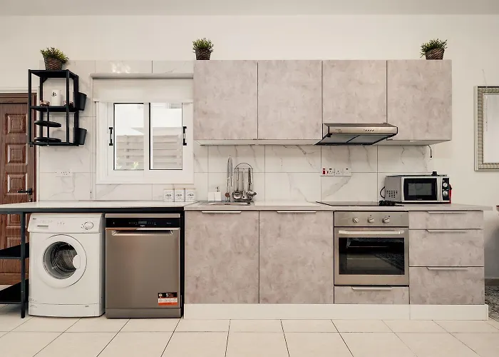 Felicity 2-Br Villa With Private Pool Near Kapparis Beach Rated 10 Out Of 10 파라림니