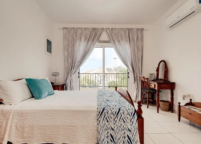 Felicity 2-Br Villa With Private Pool Near Kapparis Beach Rated 10 Out Of 10 파라림니